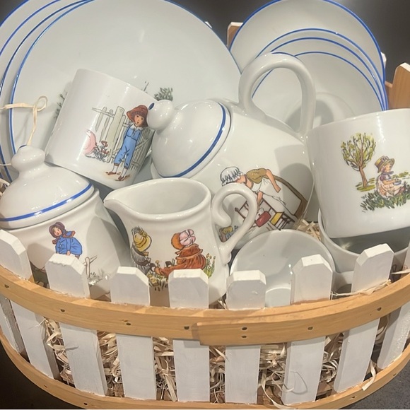 Reutter porcelain children’s nursery rhyme tea set vintage